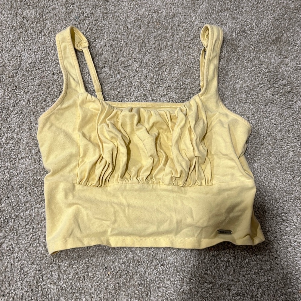 Hollister must-have collection bright yellow top